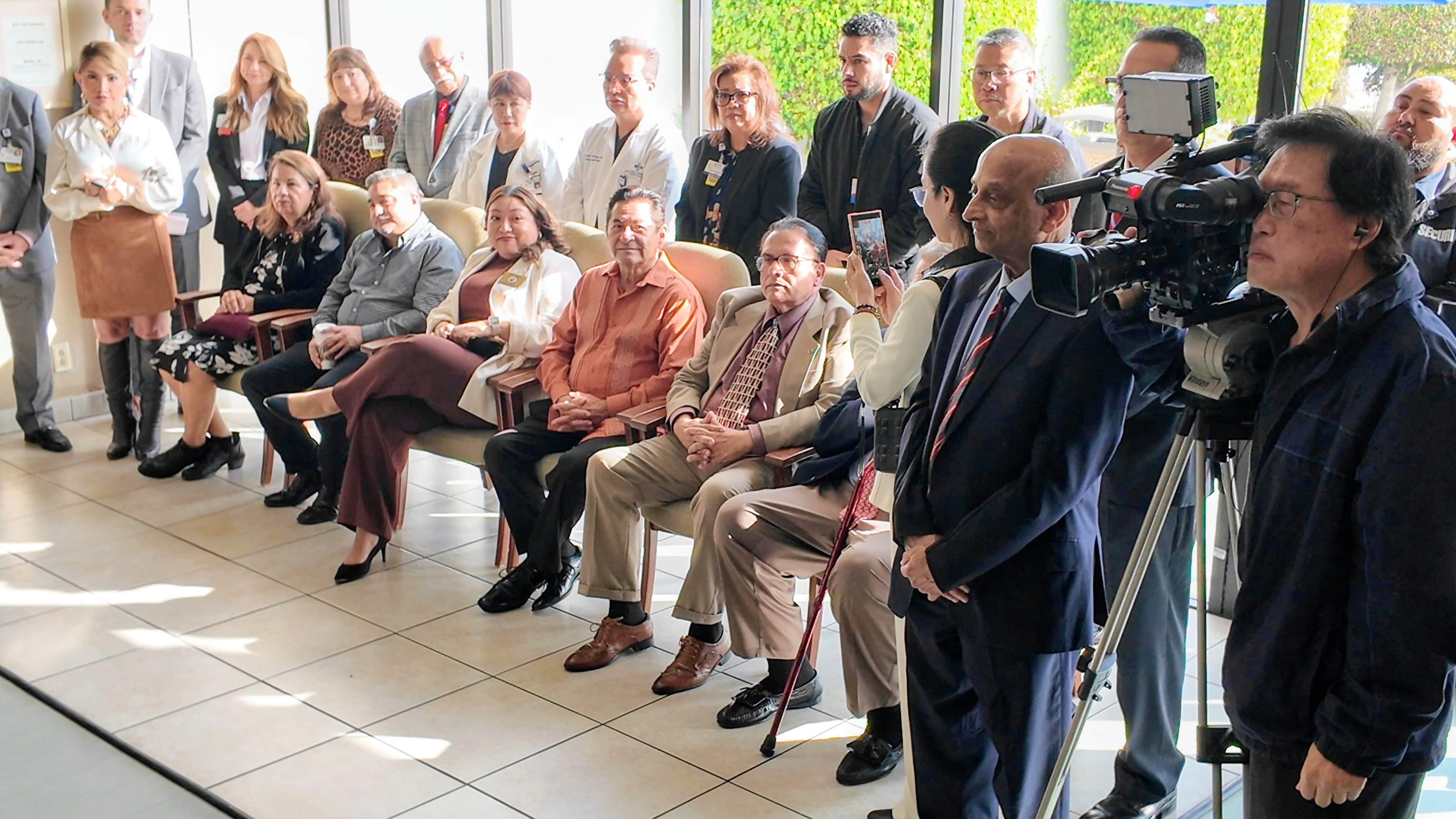 photo of hospital receiving check for 1 million